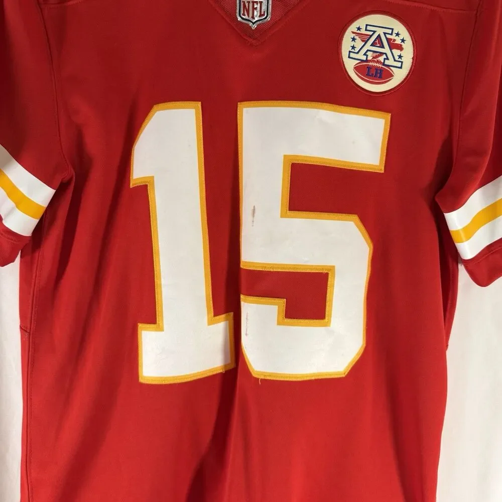 Patrick Mahomes On Field Nike Jersey Men's Small Red Home #15 Short Sleeve Vneck